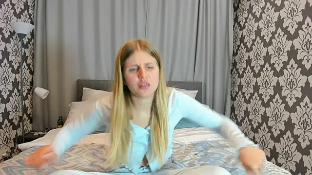 kirraa  online show from October 2, 7:30 pm