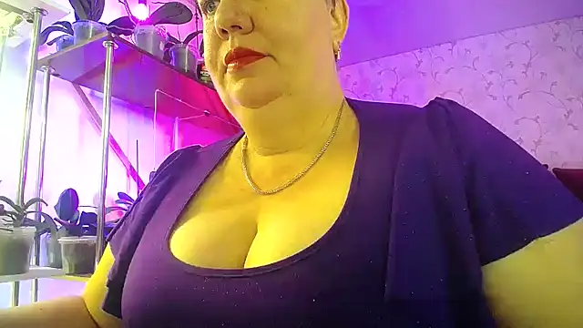  Sweet Woman online show from June 19, 7:23 am