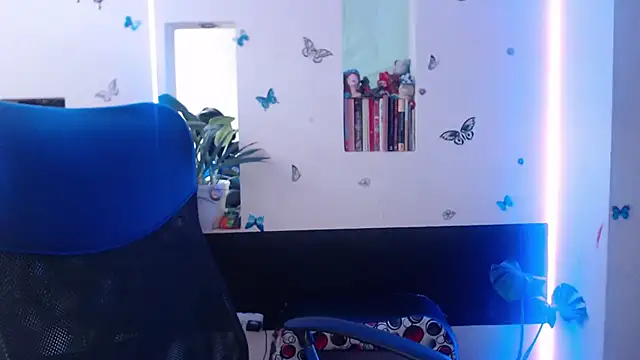 Lia-mitch online show from December 18, 7:18 pm