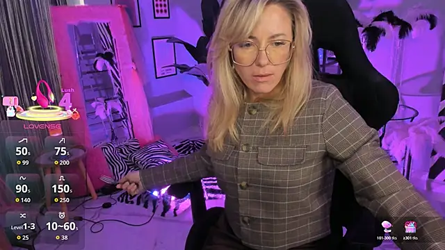 LadyIzabel online show from April 16, 2:50 pm