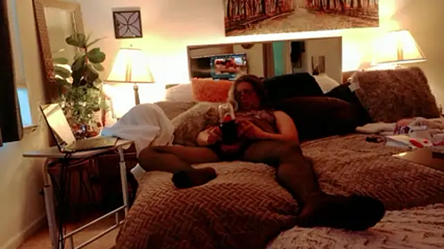 NinasNylonz online show from May 19, 2:51 am