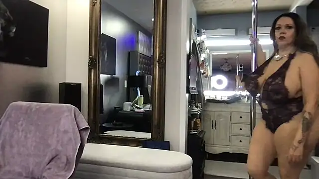 curvyfunlover online show from September 22, 12:03 pm