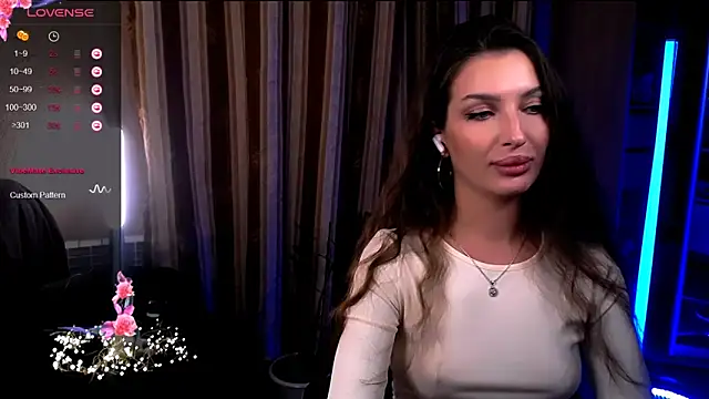 Laura Bess online show from December 3, 10:56 pm