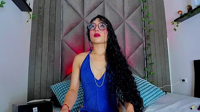 BriaConner  online show from April 14, 2:55 am