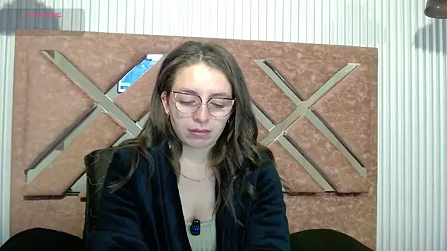  isaabellaa online show from June 3, 1:12 pm