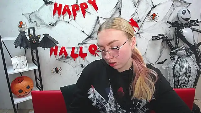 Snapshot of BeatriceFly chatting on October 22, 12:54 pm BeatriceFly online show from October 22, 12:54 pm