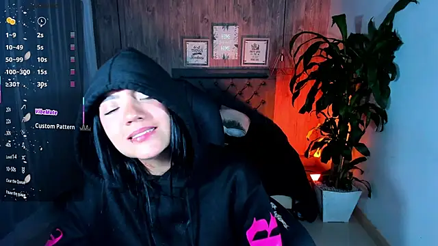 Snapshot of miichael_black chatting on October 15, 10:01 pm miichael black online show from October 15, 10:01 pm