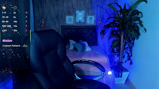 Snapshot of miichael_black chatting on October 1, 8:36 pm miichael black online show from October 1, 8:36 pm