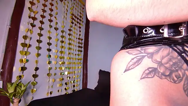 Snapshot of Kali_Menade chatting on September 27, 9:38 am Kali Menade online show from September 27, 9:38 am