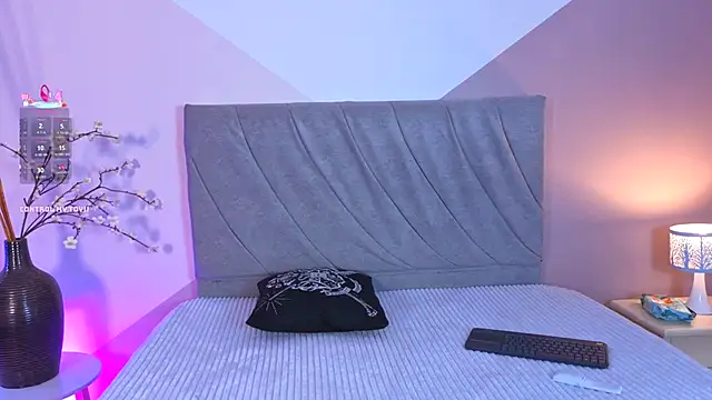 miaablack online show from November 9, 8:38 pm