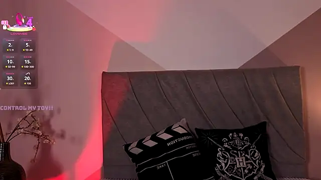 miaablack online show from October 14, 7:49 pm