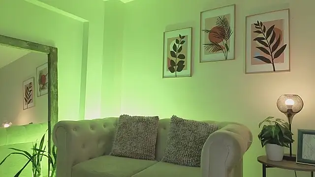 DahianaWalcott online show from March 17, 6:12 pm