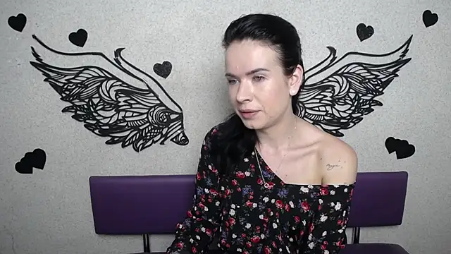 Snapshot of JasmineKouch chatting on September 9, 5:24 pm JasmineKouch online show from September 9, 5:24 pm