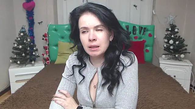 JasmineKouch online show from January 6, 6:33 pm