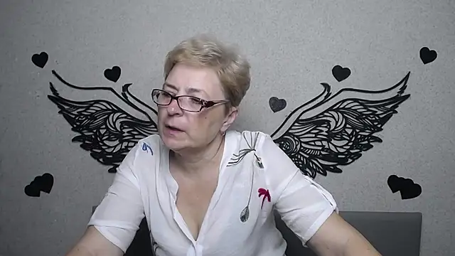 EmiliaGree online show from July 16, 5:28 pm