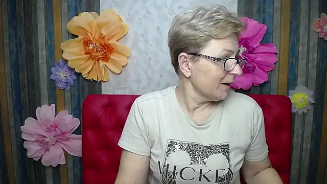 EmiliaGree online show from May 15, 5:26 pm