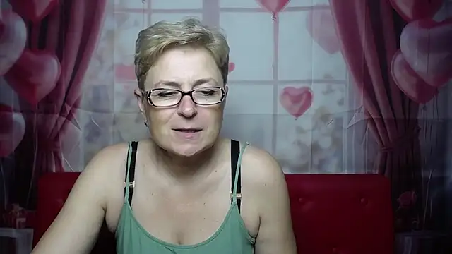 EmiliaGree online show from July 28, 6:20 pm
