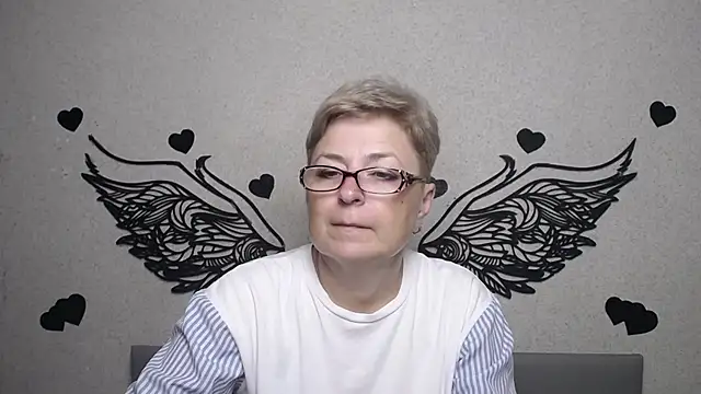 EmiliaGree online show from July 19, 5:15 pm