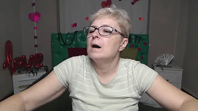 EmiliaGree online show from November 28, 6:55 pm