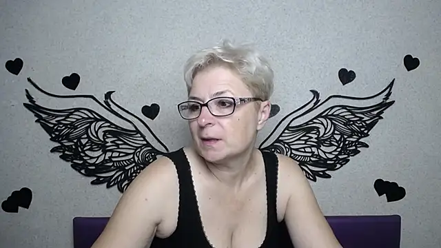 Snapshot of EmiliaGree chatting on September 16, 5:21 pm EmiliaGree online show from September 16, 5:21 pm