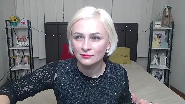 Snapshot of OliviaHorst chatting on October 8, 5:34 am OliviaHorst online show from October 8, 5:34 am