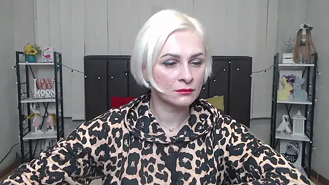 Snapshot of OliviaHorst chatting on September 26, 5:27 am OliviaHorst online show from September 26, 5:27 am