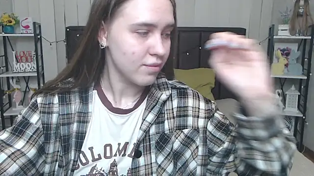 Snapshot of LauraHlot chatting on September 22, 5:33 pm LauraHlot online show from September 22, 5:33 pm