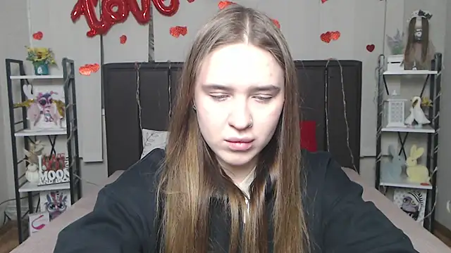 LauraHlot online show from February 8, 6:39 am