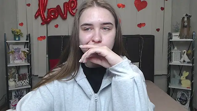 LauraHlot online show from February 22, 6:25 am