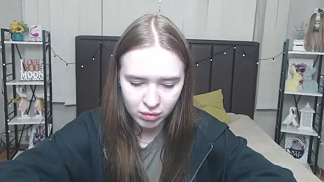 Snapshot of LauraHlot chatting on September 16, 6:16 pm LauraHlot online show from September 16, 6:16 pm