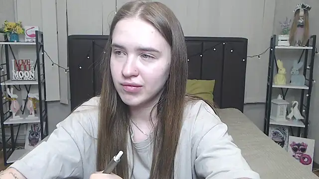 Snapshot of LauraHlot chatting on September 12, 6:04 pm LauraHlot online show from September 12, 6:04 pm