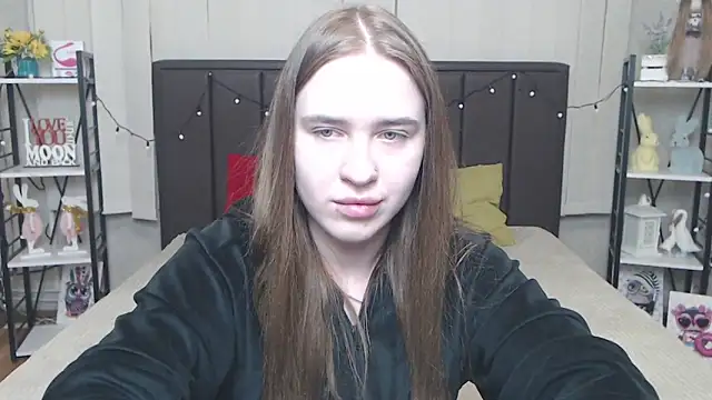 Snapshot of LauraHlot chatting on September 15, 5:42 pm LauraHlot online show from September 15, 5:42 pm
