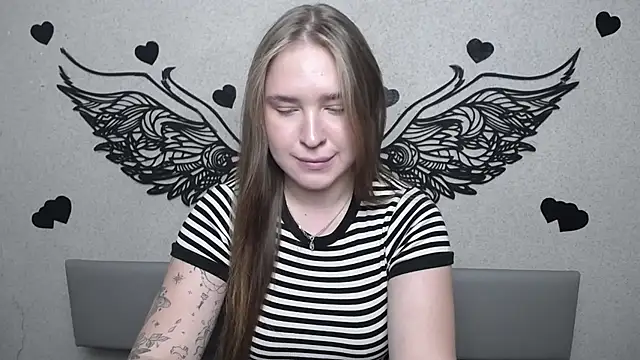LauraHlot online show from July 24, 5:44 pm