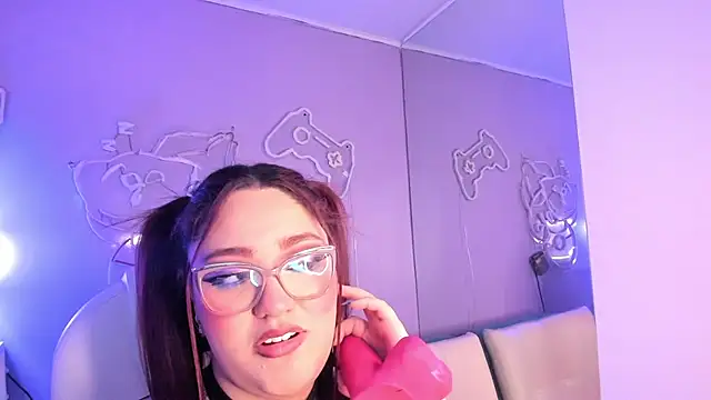 Camiila Osorio online show from November 22, 7:49 pm