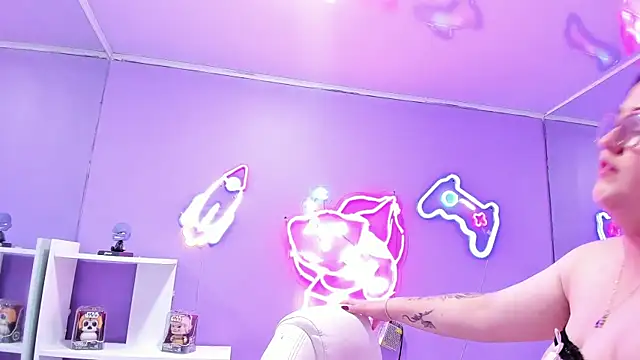 Camiila Osorio online show from September 9, 7:46 pm