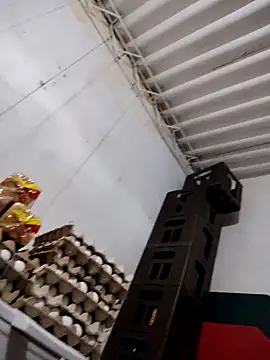 Linda Lars online show from March 7, 2:51 am