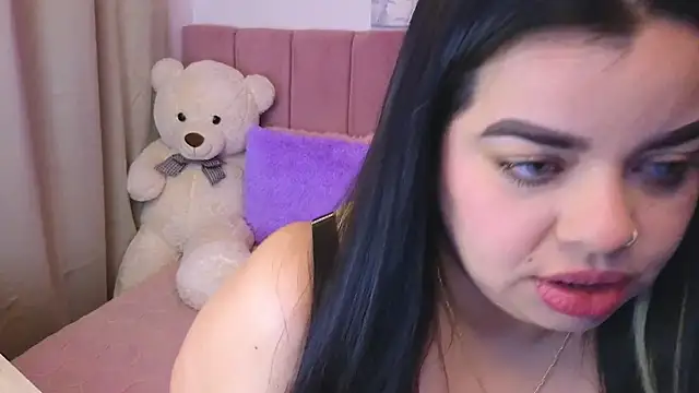 Snapshot of MiahJoness chatting on October 5, 3:11 am MiahJoness online show from October 5, 3:11 am