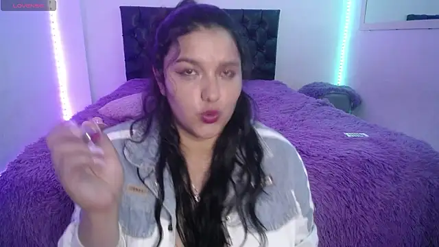 Laurenkenner  online show from April 17, 9:50 pm