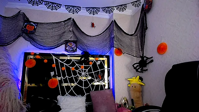 Bunny O online show from October 18, 10:00 pm