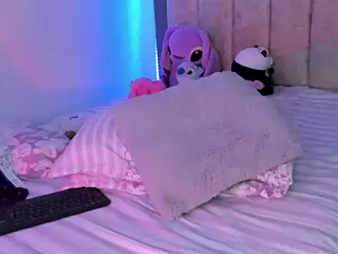 gatecharlotte  online show from March 29, 7:18 am