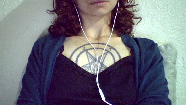 CELEna098rs707 online show from April 3, 11:25 pm