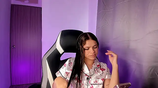 PaigeJayden online show from November 10, 9:21 pm