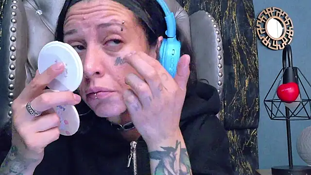 LusstCruella online show from April 14, 12:27 pm