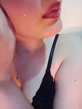 im here- online show from May 26, 9:36 pm