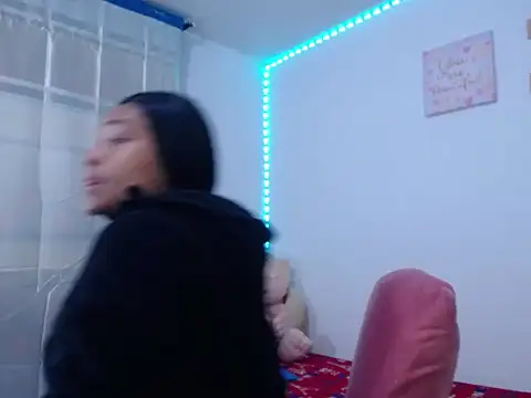 Snapshot of katty_ebonny chatting on October 15, 3:20 am katty ebonny online show from October 15, 3:20 am