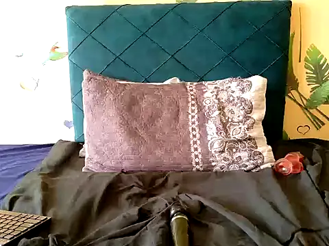 Snapshot of chloechrome chatting on September 21, 1:32 pm chloechrome online show from September 21, 1:32 pm