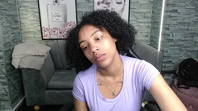 Snapshot of Violeth_b chatting on September 17, 12:58 pm Violeth b online show from September 17, 12:58 pm