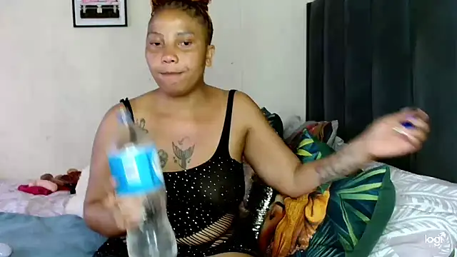 quenliyasa online show from March 13, 8:15 am