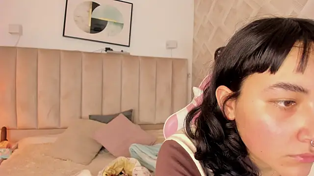 Haru Bonny online show from February 25, 7:45 pm