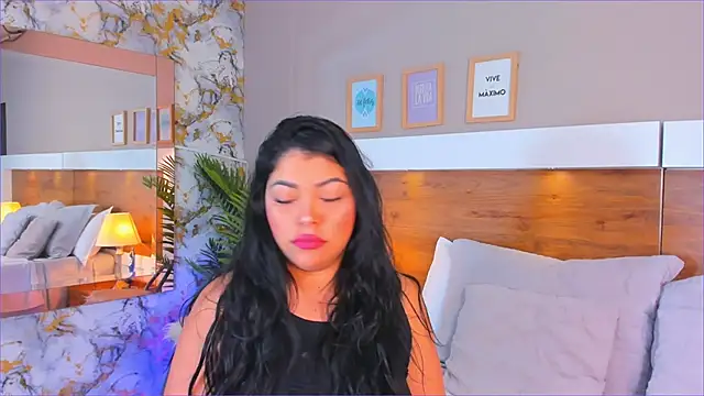 EmaBakker online show from January 13, 11:25 am